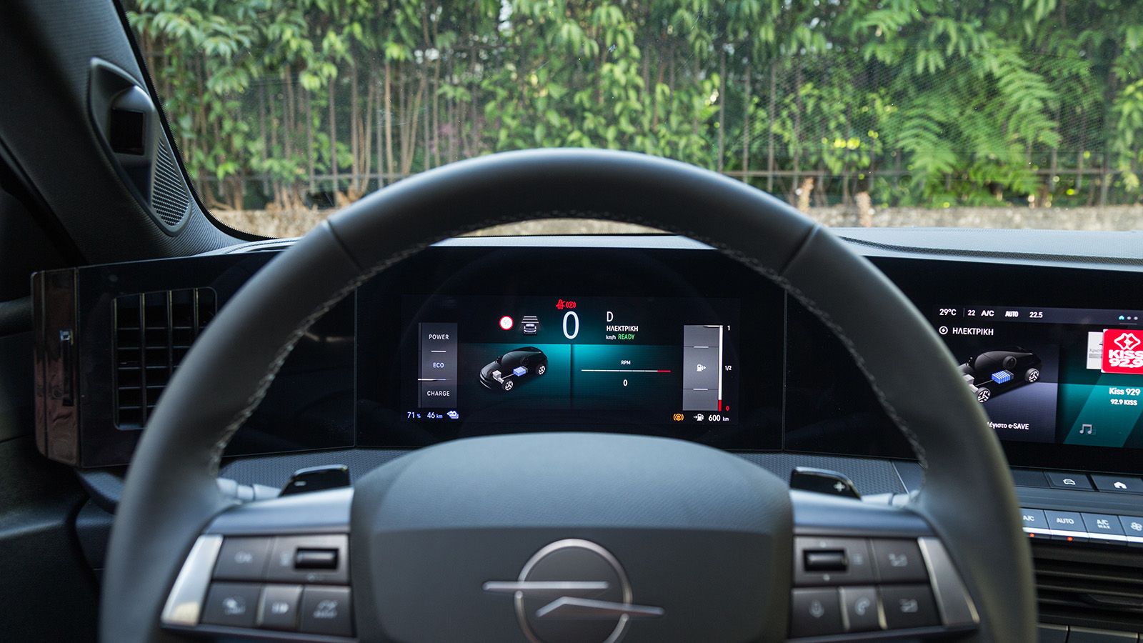 Opel Astra. Πόσο καλό είναι σε εξοπλισμό άνεσης και ασφάλειας.